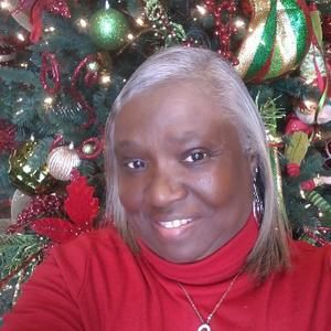 Meet your Posher, Ella